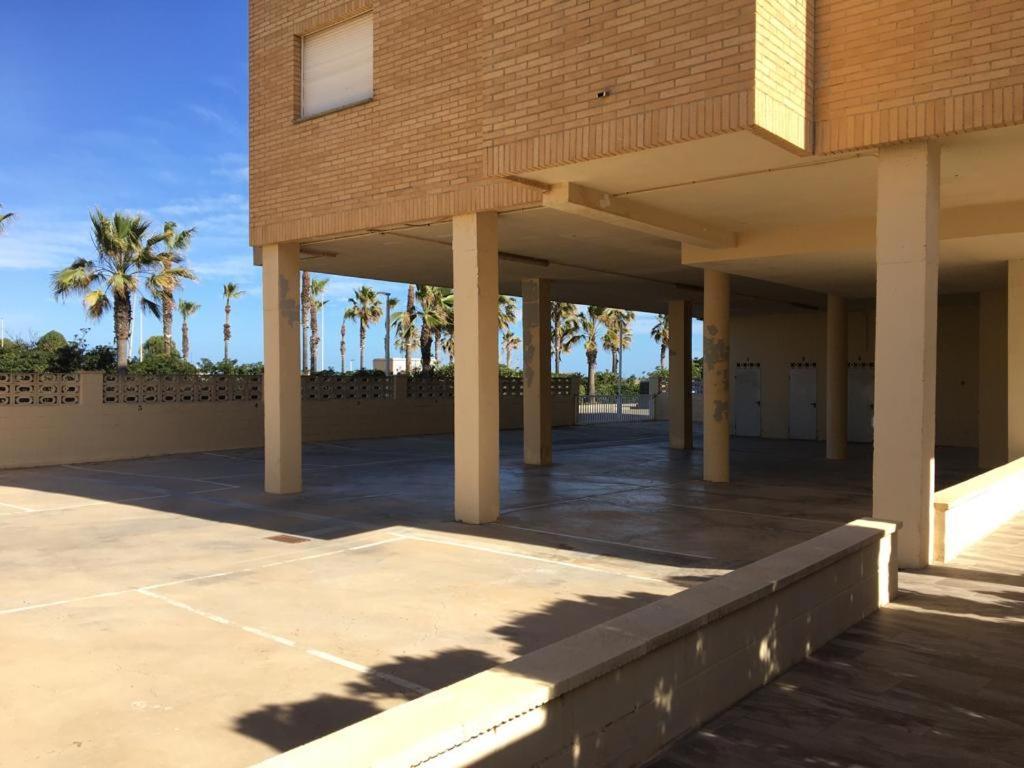Apartamento A 100 Metros De La Playa Con Grande Terraza Y Vistas Al Mar Daimús Buitenkant foto